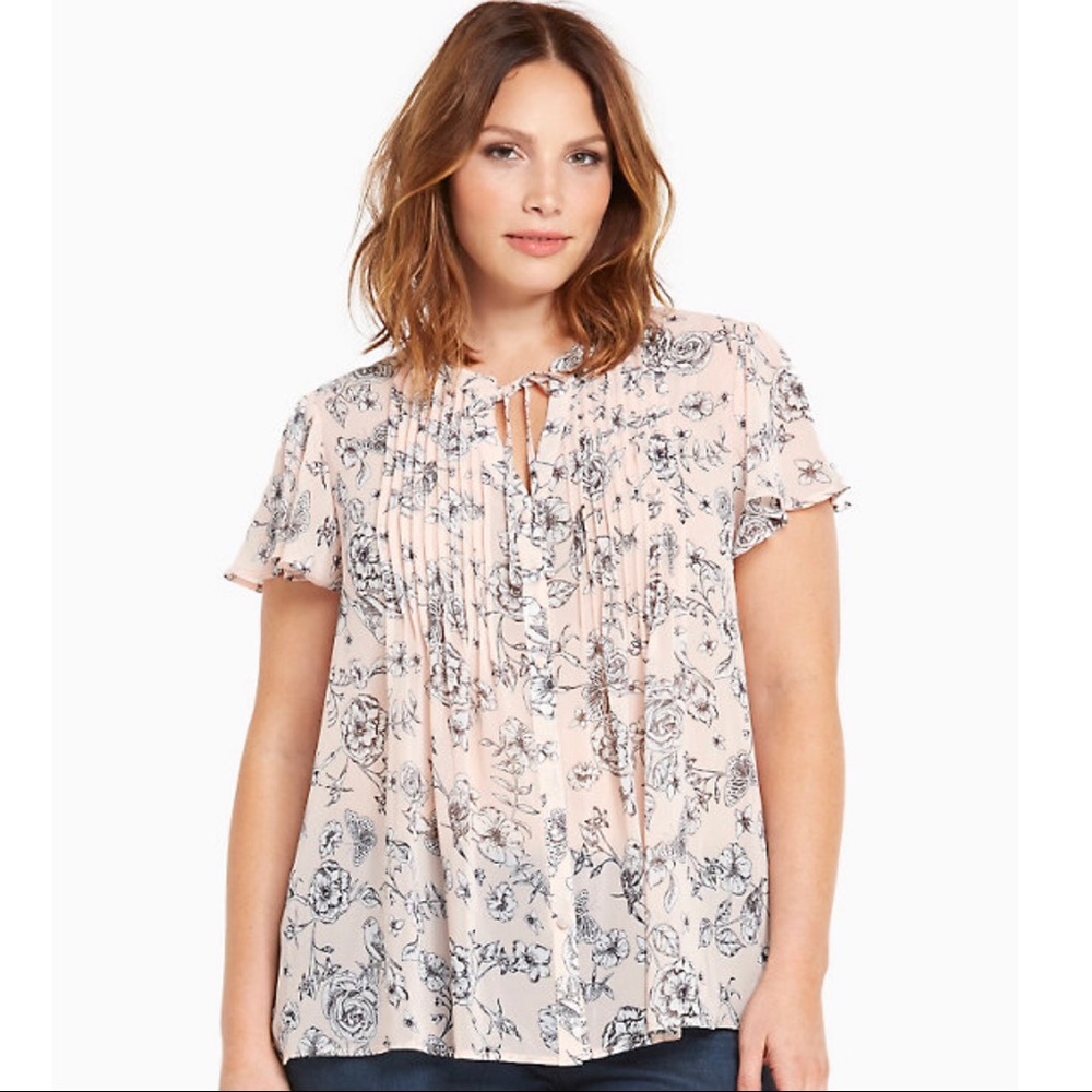 Torrid Floral print pleated chiffon tie front top